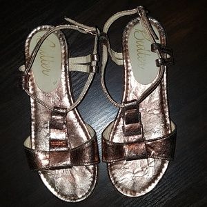Butter Shoes Rose Gold Metallic Ankle Leather